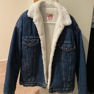 Vintage Sherpa lined Levi’s trucker Jean jacket